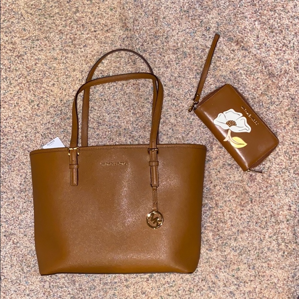 Michael Kors leather purse and wallet combo